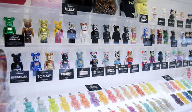 <strong>MEDICOM TOY</strong> BE@RBRICK TM & © 2001-2012 MEDICOM TOY CORPORATION. All rights reserved.