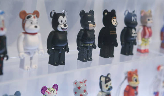 <strong>MEDICOM TOY</strong> BE@RBRICK TM & © 2001-2012 MEDICOM TOY CORPORATION. All rights reserved.