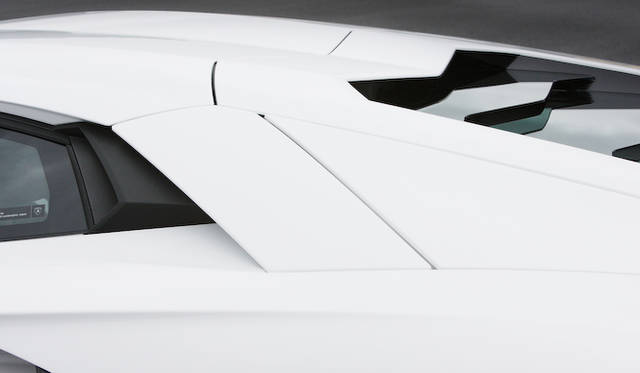 <strong>Lamborghini Aventador LP 700-4</strong>