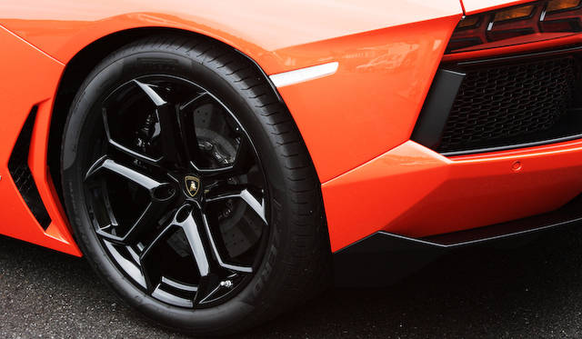 <strong>Lamborghini Aventador LP 700-4</strong>
