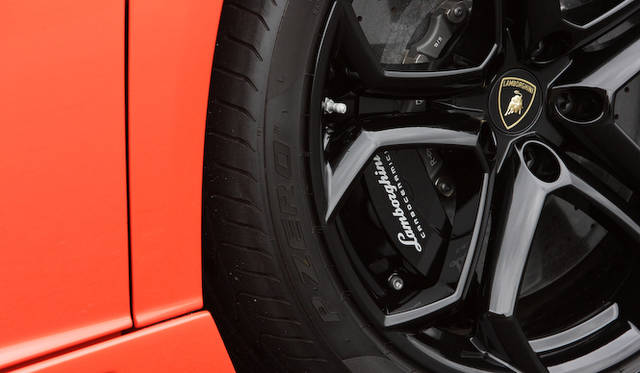 <strong>Lamborghini Aventador LP 700-4</strong>