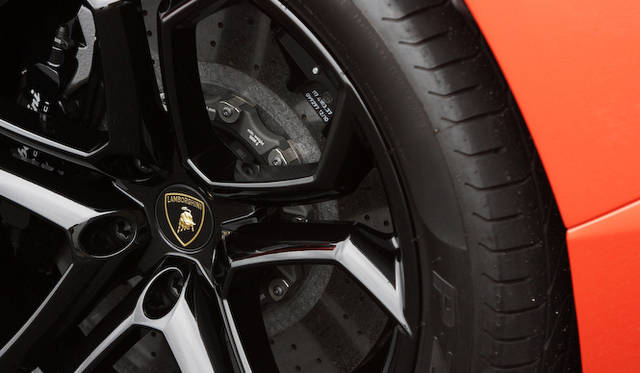 <strong>Lamborghini Aventador LP 700-4</strong>