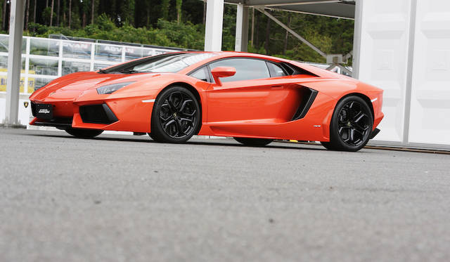<strong>Lamborghini Aventador LP 700-4</strong>