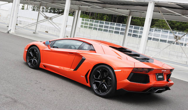 <strong>Lamborghini Aventador LP 700-4</strong>