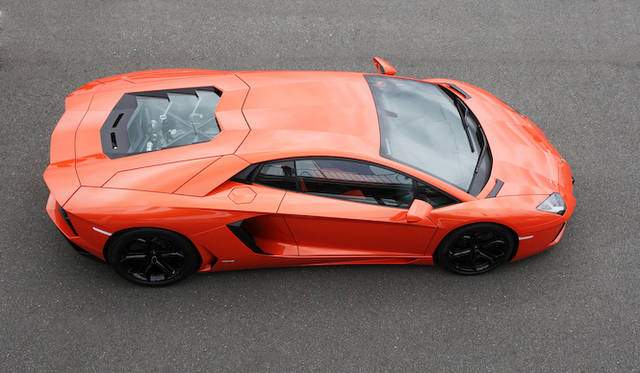 <strong>Lamborghini Aventador LP 700-4</strong>