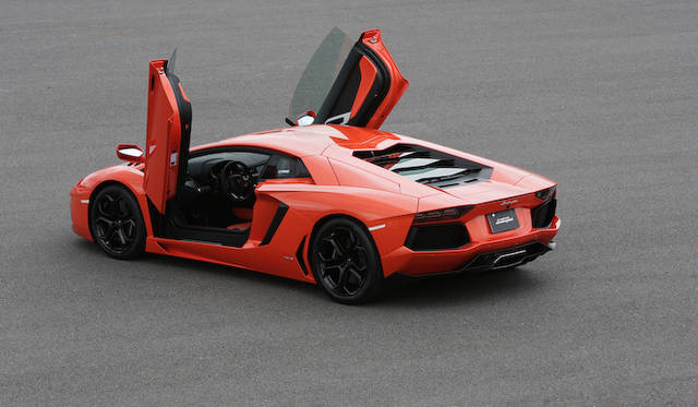 <strong>Lamborghini Aventador LP 700-4</strong>