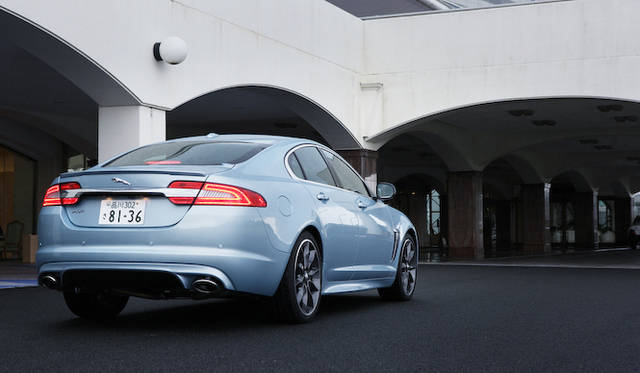 <strong>Jaguar XF 3.0 Premium Luxury｜ジャガー XF 3.0プレミアム ラグジュアリー</strong>