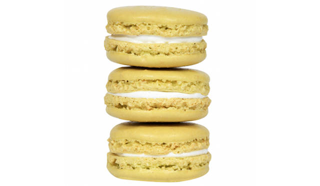 <strong>LADURÉE</strong> 665_IncroyableGuimauveCitronVerttrio A crisp meringue (macaron shell) combined with an incredibly smooth lemon and lime guimauve (marshmallow) filling. "Incroyable Citron & Citron Vert" ¥263