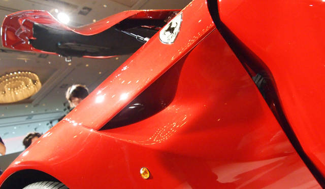 <strong>Ferrari F12berlinetta</strong><br />An opening for air passing over the bonnet to escape downwards.