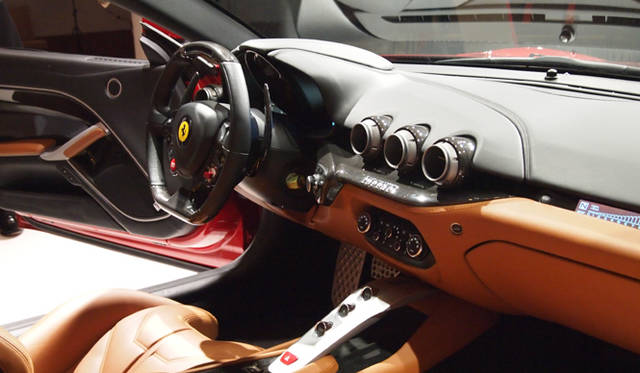 <strong>Ferrari F12berlinetta</strong>