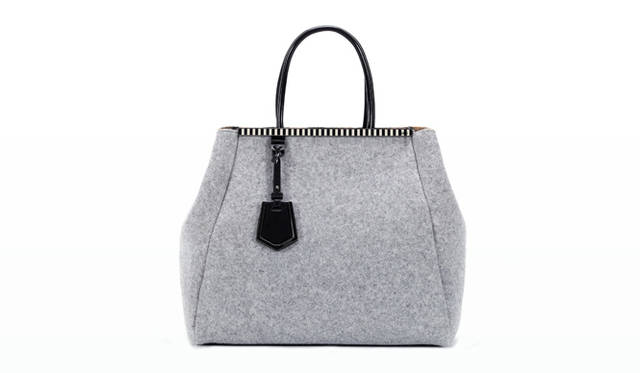 <strong>FENDI｜フェンディ</strong>　バッグ（フェルト）[W38×H33×D16.5cm]　18万1650円
