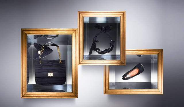 <strong>LANVIN│ランバン</strong>　左から　バッグ　19万4250円、ネックレス　6万4050円、シューズ　5万5650円　©Lanvin