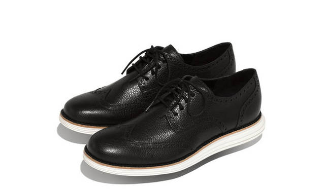 <strong>COLE HAAN│コール ハーン</strong>　ルナグランドウィングチップ　ブラック×ホワイトソール　4万7250円 
