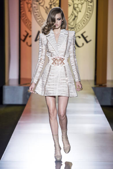 <strong>ATELIER VERSACE｜アトリエ ヴェルサーチ</strong>　2012年秋冬オートクチュールコレクション　© The Ritz Paris