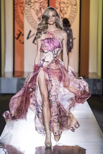 <strong>ATELIER VERSACE｜アトリエ ヴェルサーチ</strong>　2012年秋冬オートクチュールコレクション　© The Ritz Paris