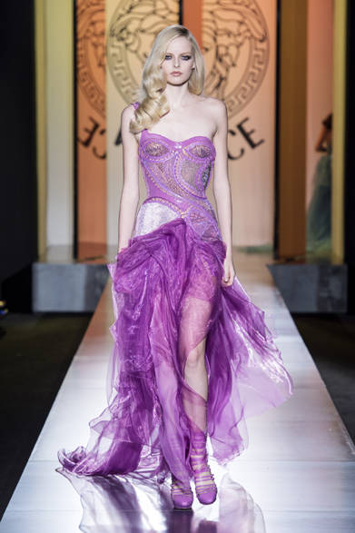 <strong>ATELIER VERSACE｜アトリエ ヴェルサーチ</strong>　2012年秋冬オートクチュールコレクション　© The Ritz Paris