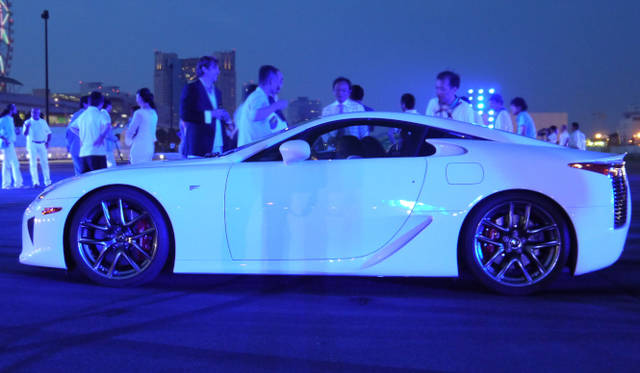 <br />レクサスのスーパースポーツカーLFA