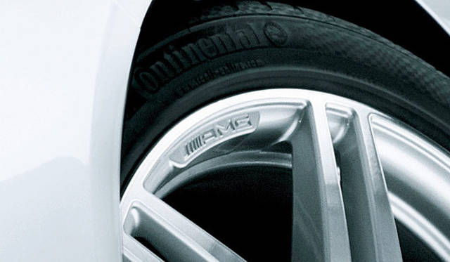 <strong>Mercedes-Benz E300 BlueEFFICIENCY AVANTGARDE Limited<br />Mercedes-Benz E350 BlueTEC AVANTGARDE Limited <br />メルセデス・ベンツE300 ブルーエフィシェンシー アバンギャルド リミテッド<br />メルセデス・ベンツE350 ブルーテック アバンギャルド リミテッド</strong> 