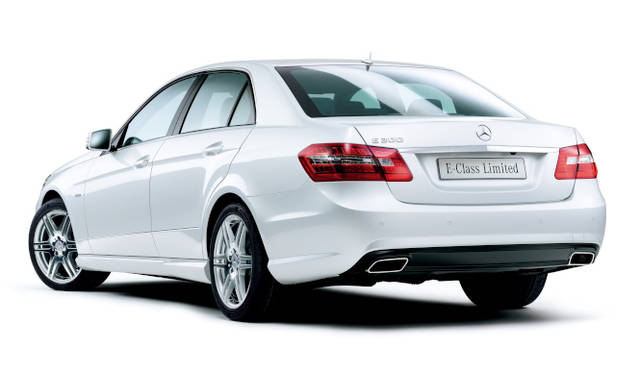 <strong>Mercedes-Benz E300 BlueEFFICIENCY AVANTGARDE Limited<br />Mercedes-Benz E350 BlueTEC AVANTGARDE Limited <br />メルセデス・ベンツE300 ブルーエフィシェンシー アバンギャルド リミテッド<br />メルセデス・ベンツE350 ブルーテック アバンギャルド リミテッド</strong> 