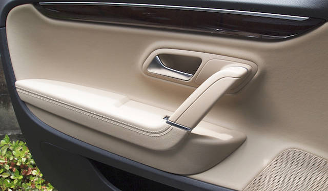 <strong>Volkswagen CC｜フォルクスワーゲン CC</strong>