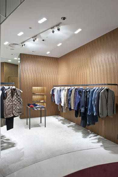 <strong>SOPH.｜ソフ</strong>　うめだ阪急メンズ館2階「SOPH.」