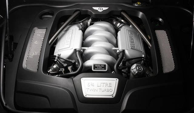 <strong>Bentley Mulsanne｜ベントレー ミュルザンヌ</strong><br />ミュルザンヌに搭載される6.75リッターツインターボV8型エンジンは最高出力377kW（512ps）/4,200rpm 最大トルク1,020Nm/1,750rpmを発生する