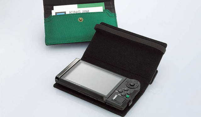 <strong>KING JIM｜キングジム</strong>　付属microSDカード(2GB)に、約7000枚分の名刺が登録できる