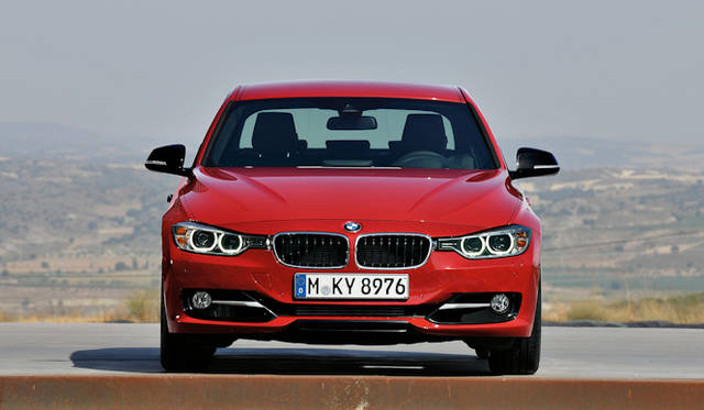 <strong>BMW 3 series ｜ビー・エム・ダブリュー 3シリーズ</strong>