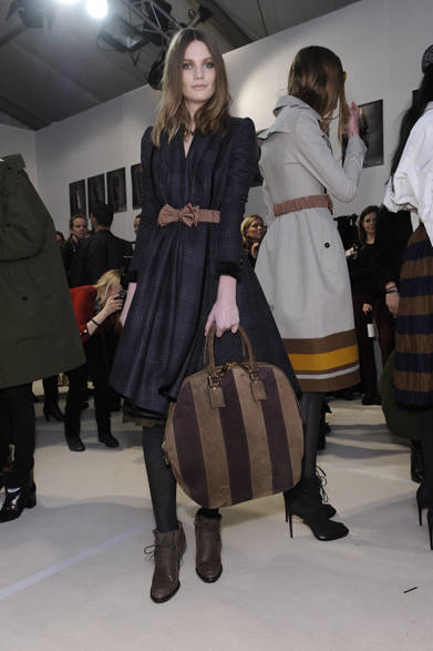 <strong>BURBERRY│バーバリー</strong>　2012年秋冬バーバリー プローサム ウィメンズコレクションのバックステージ