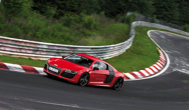 <strong>Audi R8 e-tron｜アウディ R8 イートロン</strong>