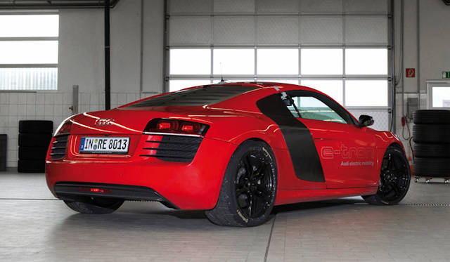 <strong>Audi R8 e-tron｜アウディ R8 イートロン</strong>