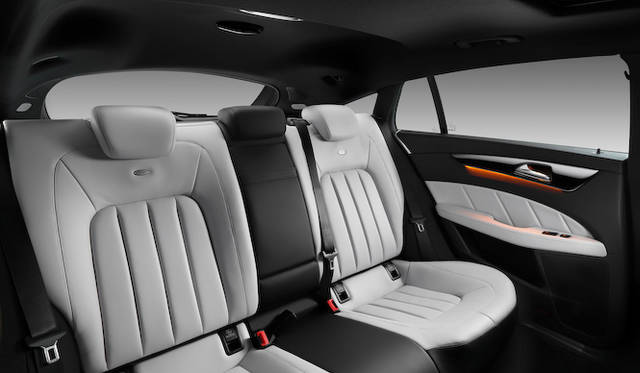 <strong>Mercedes-Benz CLS 63 AMG Shooting Brake｜メルセデス・ベンツ CLS シューティングブレイク</strong><br />0-100km/h加速 4.4秒（Edition 1では4.3秒）というAMGバージョン　価格は11万7,512.50ユーロ（約1,158万円）と設定された