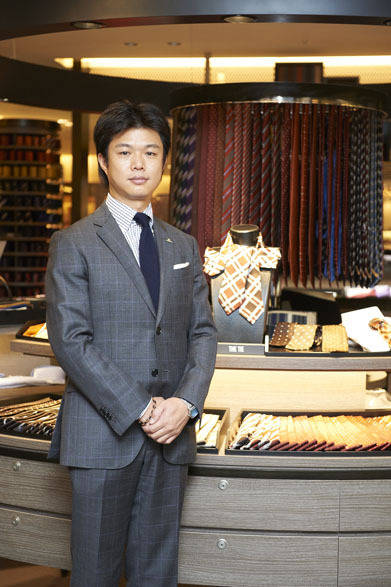 　ビジネスウェア商品部 バイヤー 冨士善晃氏