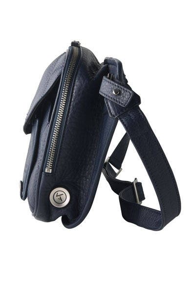 <strong>REALFLEET</strong> New Brand "KENJI AMADANA" "BAGTTERY (Bag + Battery)" Body Bag ¥59,000 (Black, Chocolate, Navy)