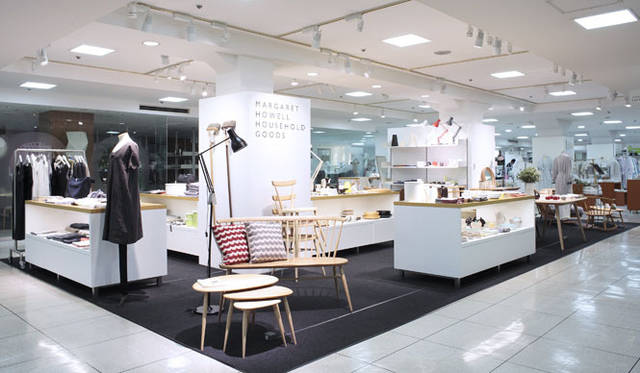 　松屋銀座店7階「MARGARET HOWELL HOUSEHOLD GOODS」　カーペットはマーガレット自身がセレクト