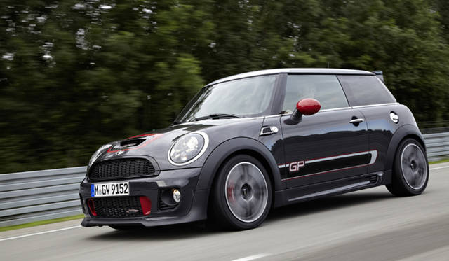<strong>MINI John Cooper Works GP｜ミニ ジョン・クーパーワークス GP</strong>