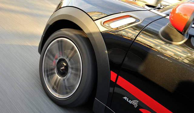 <strong>MINI John Cooper Works Countryman (Crossover)｜ミニ ジョン・クーパー・ワークス クロスオーバー</strong>