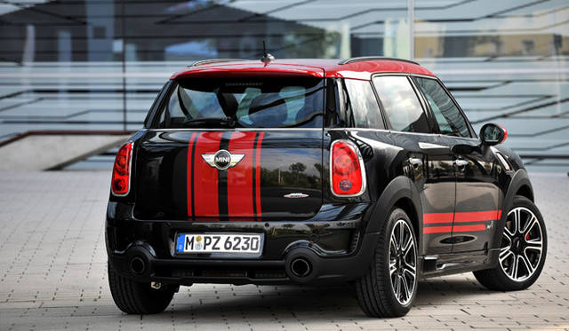 <strong>MINI John Cooper Works Countryman (Crossover)｜ミニ ジョン・クーパー・ワークス クロスオーバー</strong>