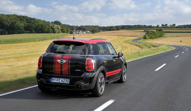 <strong>MINI John Cooper Works Countryman (Crossover)｜ミニ ジョン・クーパー・ワークス クロスオーバー</strong>