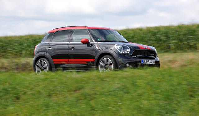 <strong>MINI John Cooper Works Countryman (Crossover)｜ミニ ジョン・クーパー・ワークス クロスオーバー</strong>