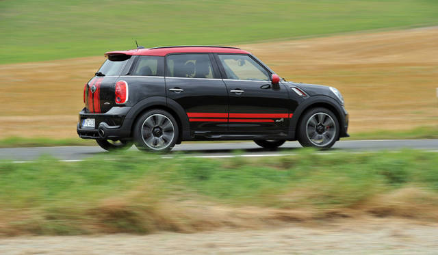 <strong>MINI John Cooper Works Countryman (Crossover)｜ミニ ジョン・クーパー・ワークス クロスオーバー</strong>