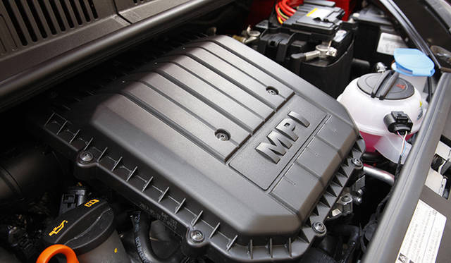 <strong>Volkswagen up!｜フォルクスワーゲン アップ！</strong><br />999ccオールアルミ3気筒MPIエンジン。自然吸気で55kW（75ps）の最高出力と95Nmの最大トルクを発生する。