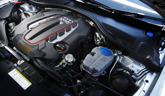 <strong>Audi S6｜アウディ S6</strong><br />4.0リッターV8 TFSIエンジン