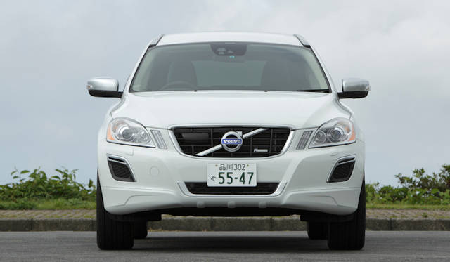 <strong>VOLVO XC60 T5 R-DESIGN｜ボルボ XC60 T5 R デザイン</strong>