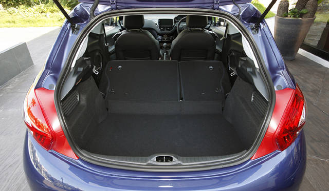 <strong>Peugeot 208｜プジョー 208</strong>