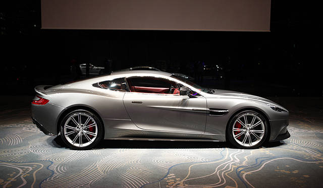 <strong>Aston Martin Vanquish｜アストンマーティン ヴァンキッシュ</strong>