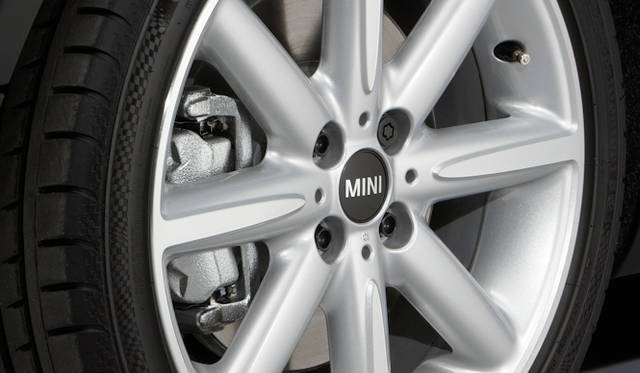 <strong>MINI Cooper S Convertible Highgate Package｜<br />ミニ クーパー S コンバーチブル ハイゲート パッケージ</strong>
