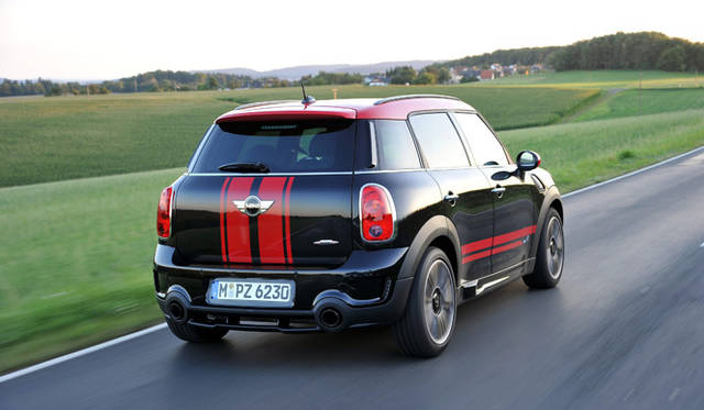 <strong>MINI John Cooper Works Crossover</strong>