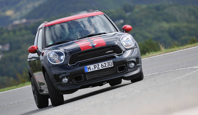 <strong>MINI John Cooper Works Crossover</strong>