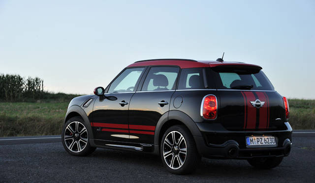 <strong>MINI John Cooper Works Crossover</strong>